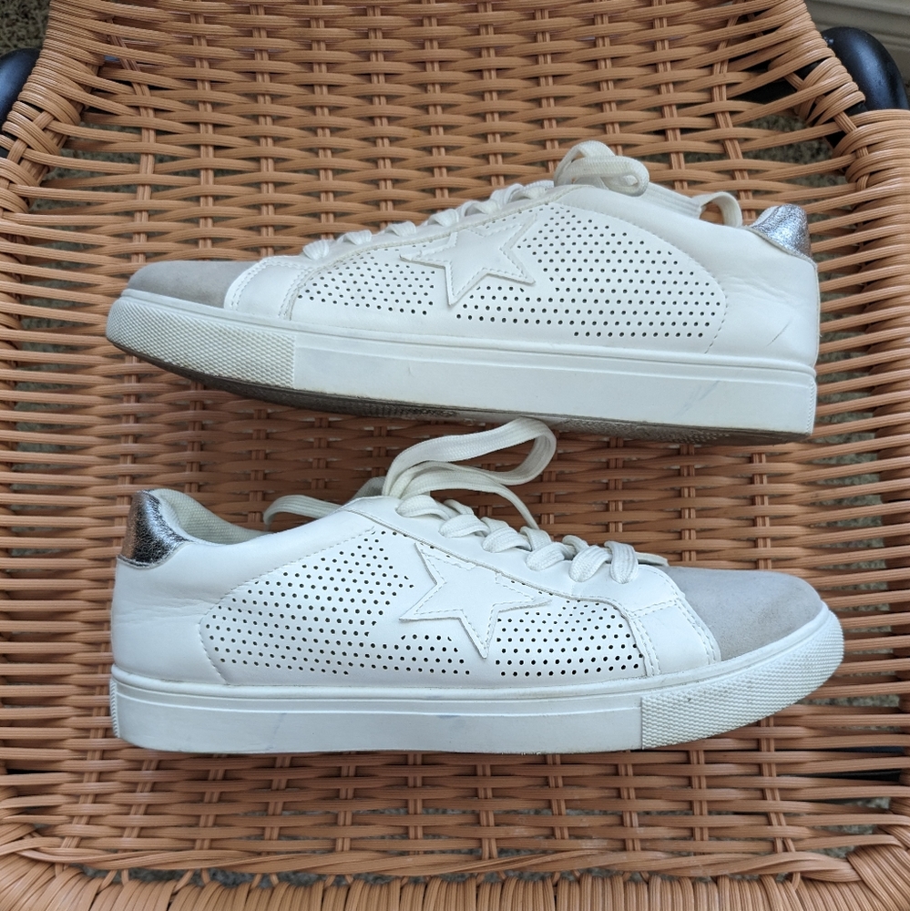OUTWOODS White Star Gray Perforated Fashion Walking Shoes Sneakers Women's Sz 9